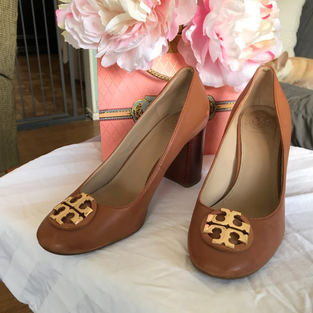 Tory Burch Janey 85MM Pump in Royal Tan Calf Leather size 8 gently used